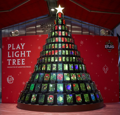 世界初！高さ約3m！スマホで作ったモンストの「あそべる」クリスマスツリー「PLAY LIGHT TREE」が完成<br />SHIBUYA109前にて本日公開！<br />〜スマホの光で織り成すクリスマスツリーが渋谷の街を彩る〜