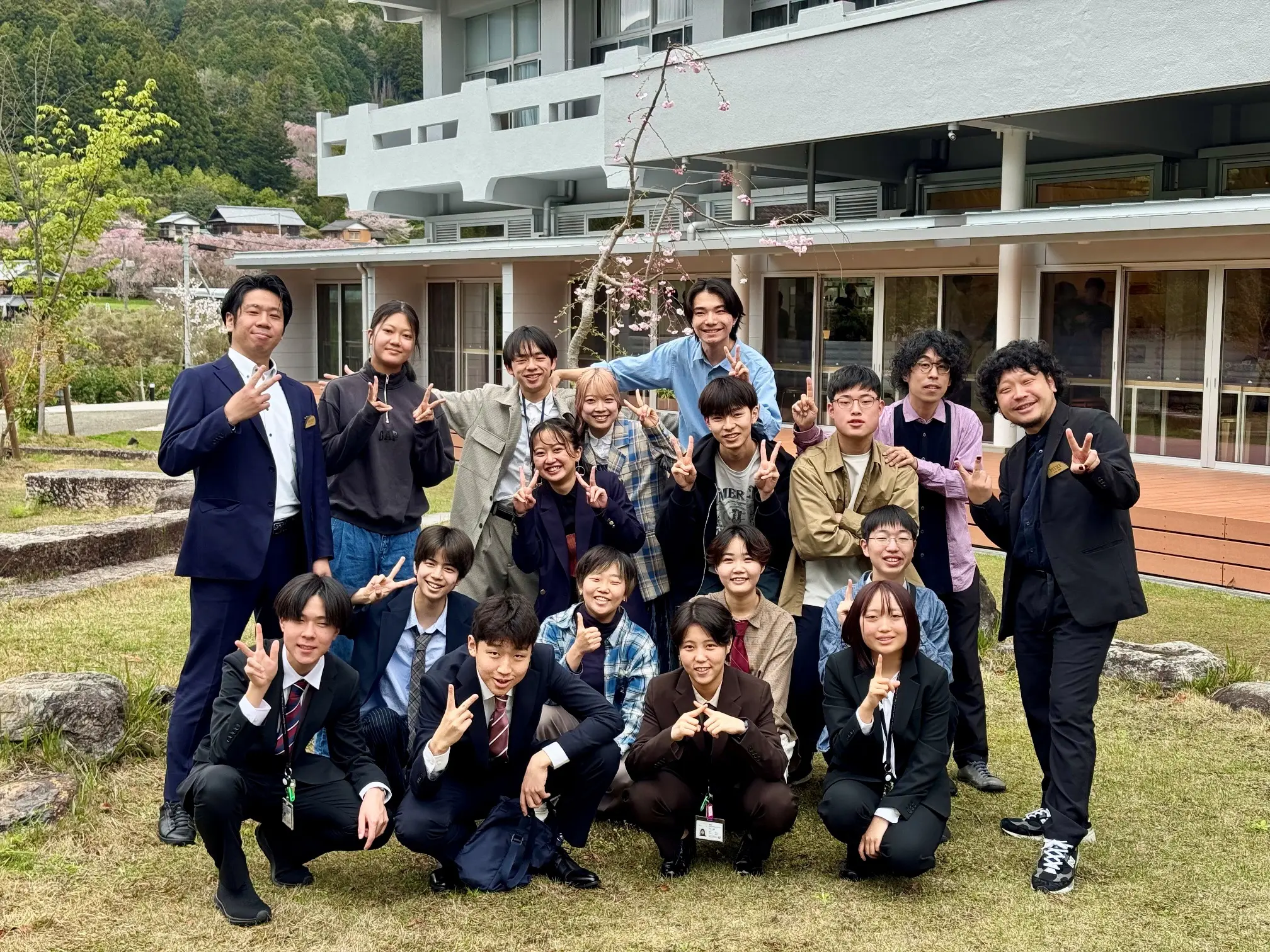 Sixteen MIXI Scholars who began studies between 2023 and 2026, MIXI Employees, and MIXI director Tatsuma Murase.